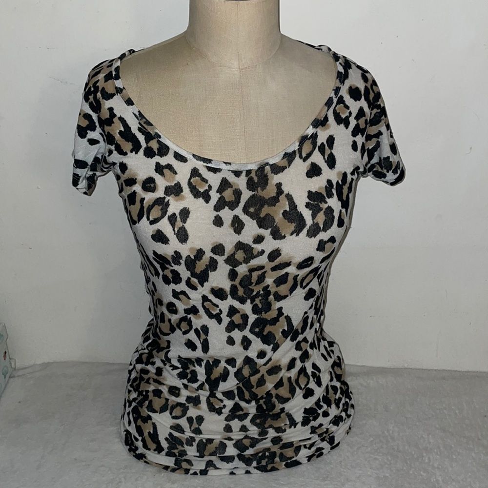 Charlotte Russe small leopard animal print t-shirt